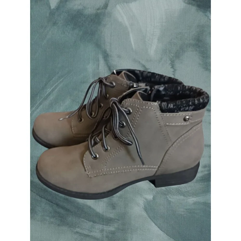 Sporto Womens Faux Suede Ankle Boots With Knit Collar & Lace-Up 7.5M gray color